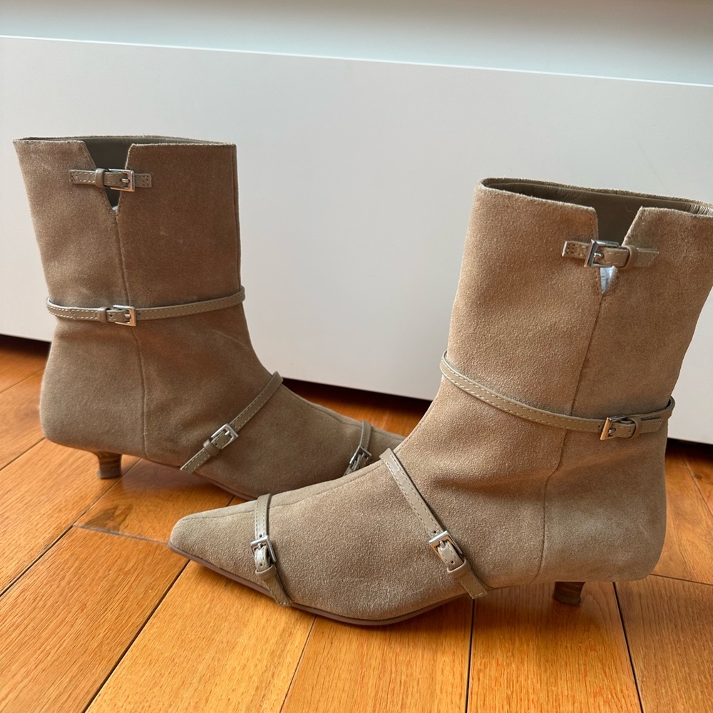 SENSO suede tan booties size 37